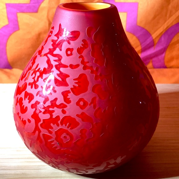 Etched Red Art Glass Vase Handmade Ei8hteen Karat 18/K Vintage 6" Belis - Picture 14 of 16